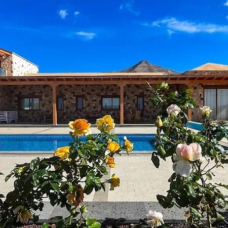 - Upper Deck Double Private In Barbuja Apartment Tefía