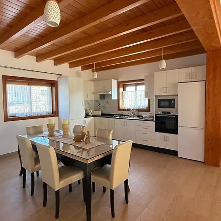 Apartment - Upper Deck Double Private In Barbuja Tefía