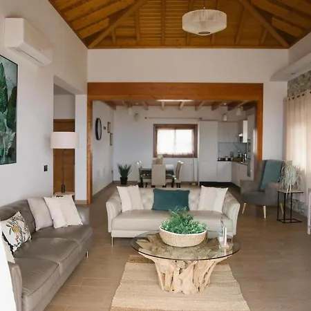 - Upper Deck Double Private In Barbuja アパート Tefía
