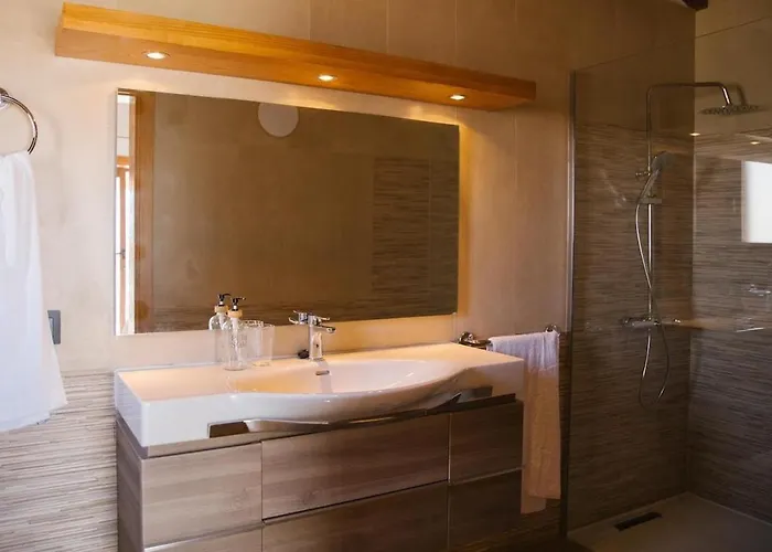 Apartment - Upper Deck Double In Barbuja